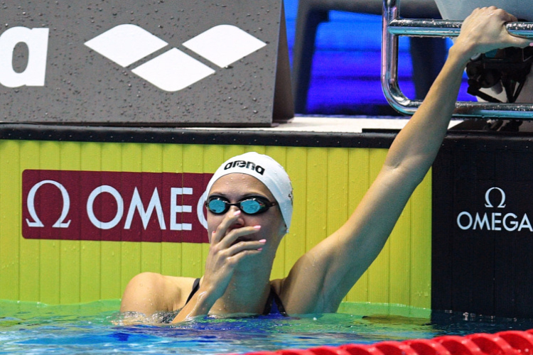 Női világcsúcs a vízben: Kapás Boglárka 200 pillangón világbajnok