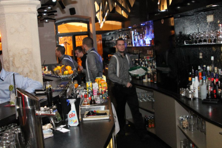 2013.11.23 Szombat Aftersix Cocktail Bar and Café fotók:árpika