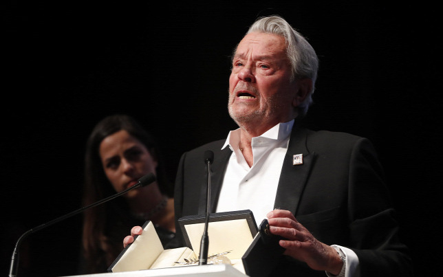 Agyvérzést kapott Alain Delon