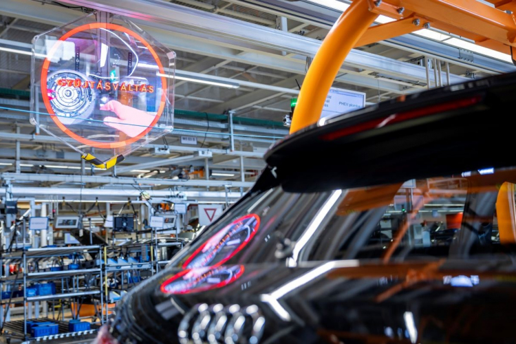 Holografikus kijelző segíti az autógyártást az Audi Hungariánál