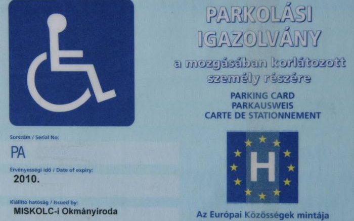 Rokkantkártyával akart csalni egy bíró