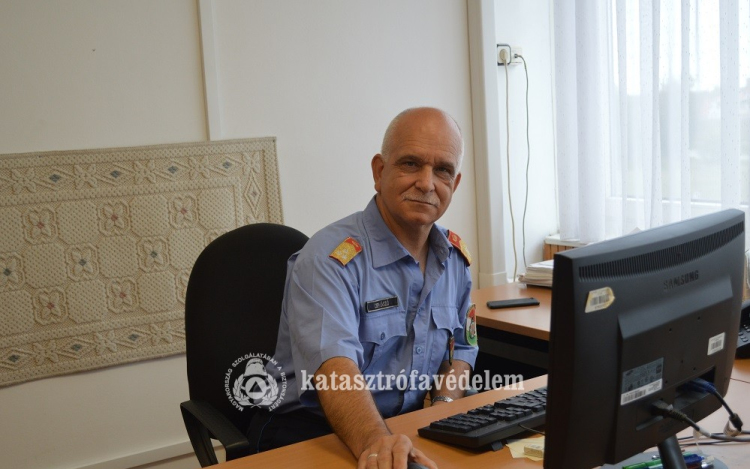 Születésnapján köszöntötték a tűzoltó ezredest