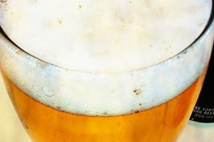 Belehalt az ivászatba a sörivó verseny győztese