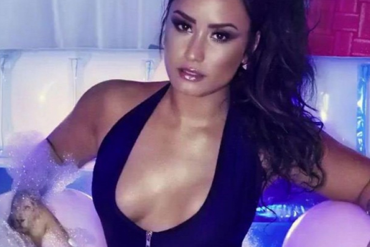 Heroin- túladagolással szállították kórházba az énekesnőt