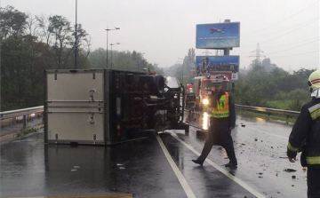 Baleset a ferihegyi gyorsforgalmi úton