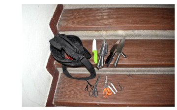 Ollót állított vitapartnere mellkasába