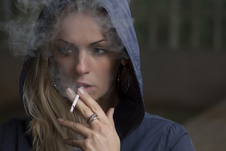 A dohányzás korai szellemi hanyatlást okozhat   