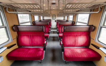 Júniustól húsz perc késés után visszaadják a MÁV- és Volán-jegy 50 százalékát