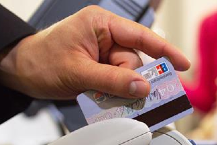 FIGYELEM! Csalók az interneten, adatokat lopnak