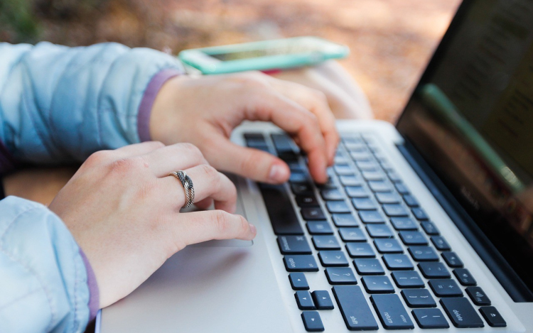 NAV-Mobil: ellenőrizd most, be vagy-e jelentve!