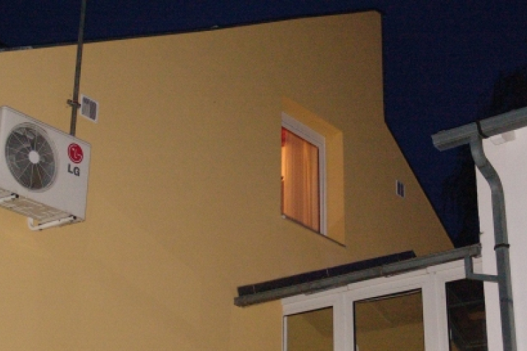 Családi házakat rámolt ki a győri bandita