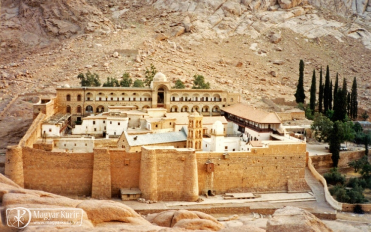 Kinyitott a világ legrégebbi könyvtára