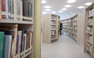 Újra nyit a Könyvtár Győrben