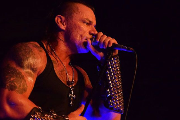 Megrázó tragédia: Agyvérzést kapott, Győrben lett rosszul a Pokolgép frontembere