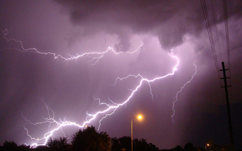 Vihar - Két házba is villám csapott Győr megyében