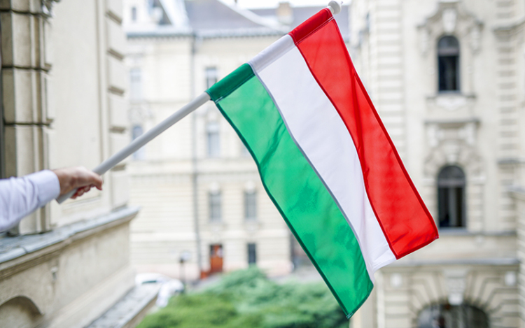 Kérd el a nemzeti lobogót, díszítsük fel együtt Győrt!