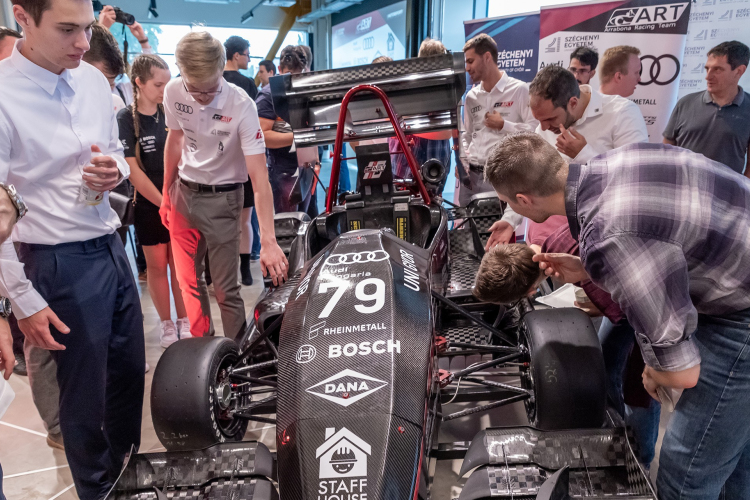 Magabiztosan várja a versenyeket az Arrabona Racing Team