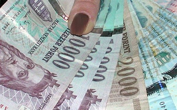 Klik: megérkeztek a számlákra a pedagógusbérek