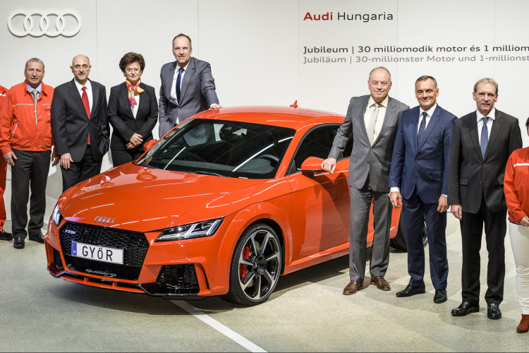 Elkészült a 30 milliomodik motor és az 1 milliomodik autó Győrben