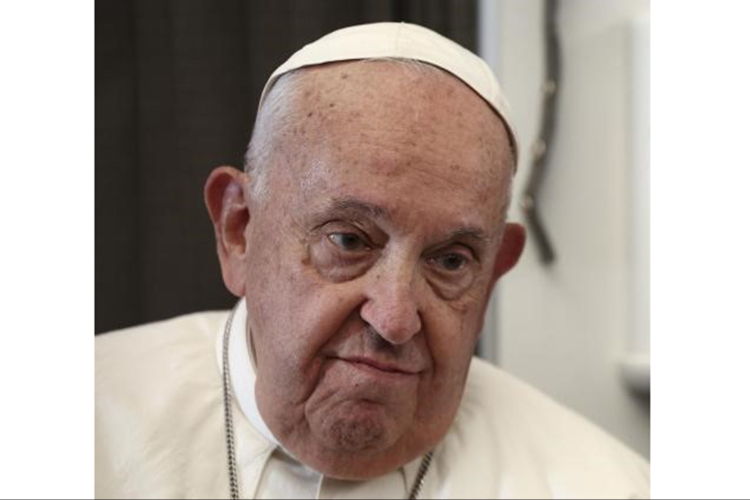 Továbbra is kritikus Ferenc pápa állapota