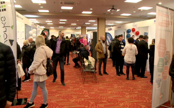 Közel 40 kiállító várta a munkakeresőket