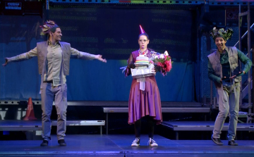 Rózsa és Ibolya a Vaskakasban