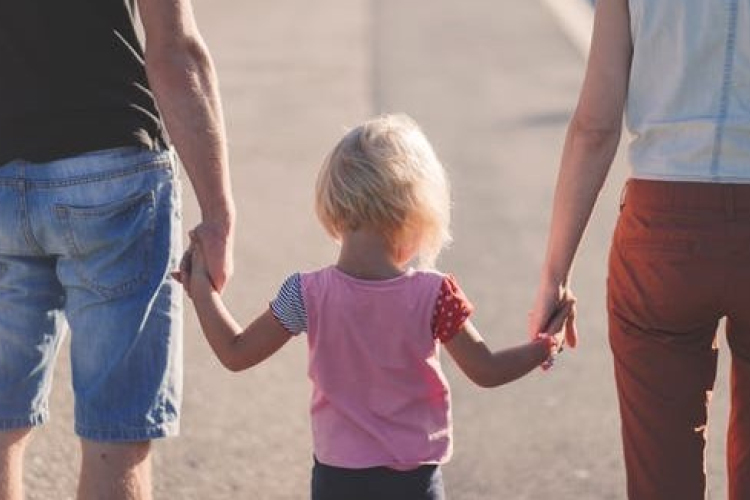 25 százalékkal nő január 1-jétől a nevelőszülők ellátmánya