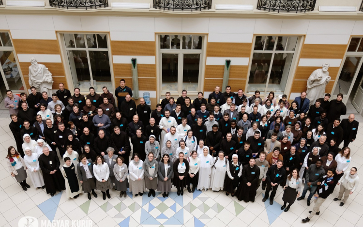 Pannonhalmán találkoznak a szerzetesnövendékek