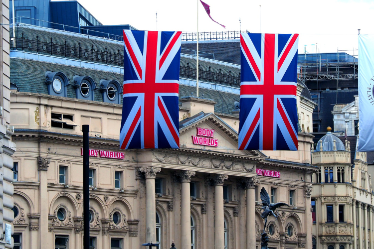 Nemzeti gyász kezdődött az Egyesült Királyságban