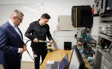 Másfél milliárdos fejlesztés a HBPO-nál