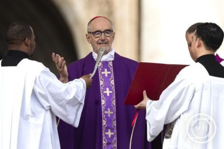 Ferenc pápa a kórházból üzent a híveknek