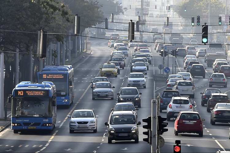 Több utcában is változik az elsőbbségadás szabálya Budapesten 