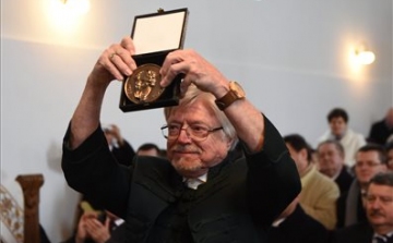 Szörényi Levente kapta a Kölcsey-emlékplakettet 2018-ban