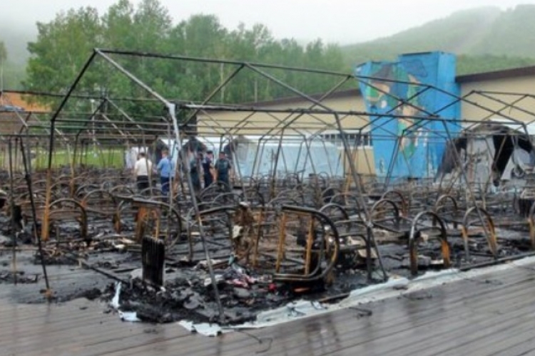 Leégett egy sátortábor Oroszországban, három gyerek meghalt