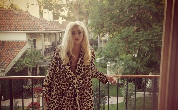 Így fotózza magát Lady Gaga - Instagram körkép 