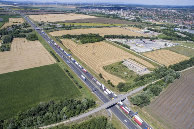 Torlódás az M1-es autópályán