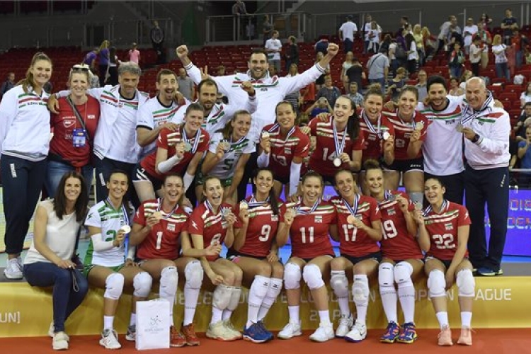 Ezüstérmesek a magyar lányok a röplabda Európa Ligában