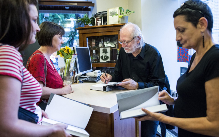 Rangos díjra jelölték a Krasznahorkai-regényt