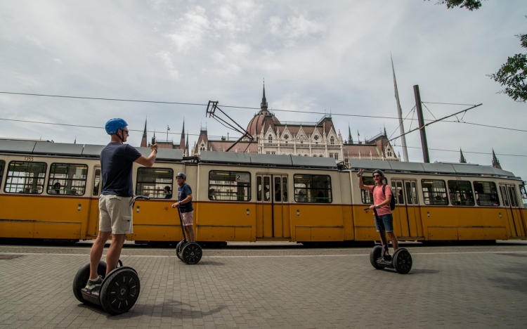 Átalakítják a városi közlekedést Budapesten is az elektromos közlekedési eszközök