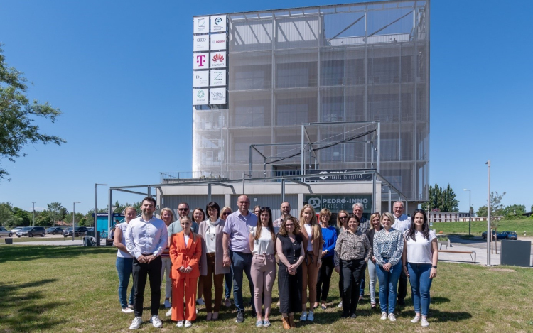 A Kocka nem csak a külföldieket vonzza