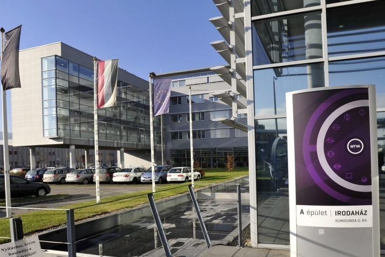 Díjmentesen visszanézhetőek a közmédia oktatási anyagai