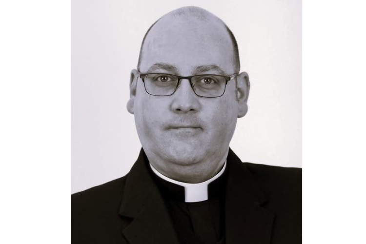 Február 13-án temetik Cipirán atyát