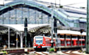Tovább tarthat az utazás, folytatódik a győri vasútvonal felújítása