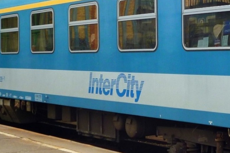 Meghalt egy utas az InterCityn