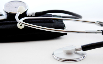 Hamis antigéntesztet szereztek majd megvesztegették az orvost mert elkapták a koronavírust