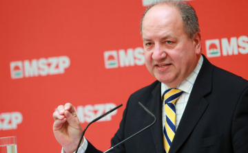 MSZP: a jogállam elleni támadás az újabb alkotmánymódosítás