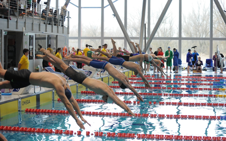 Az éremtábla élén zárták a hazai viadalt a győri úszók