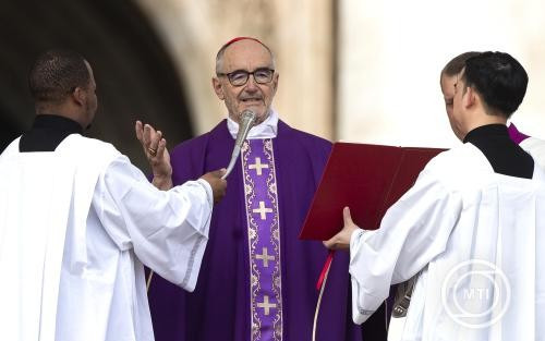 Ferenc pápa a kórházból üzent a híveknek