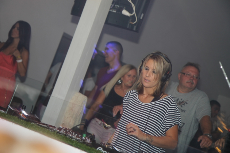 Club Mundo - Julia Carpenter 2013.08.10. (szombat) (1) (Fotók: Mundo)