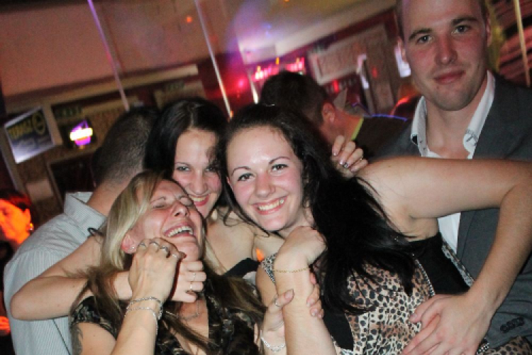  2014.10.03.Mamma Mia Pénteki Házibuli Dj:Ice & Solymi Konga Fotók:árpika